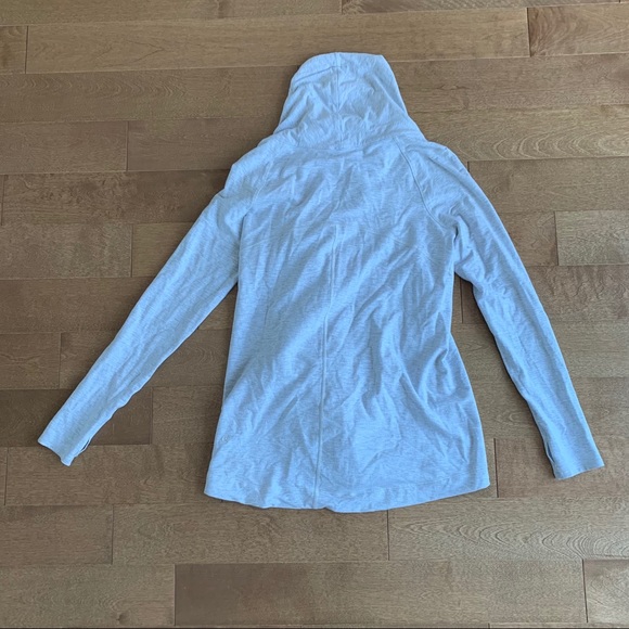 *SOLD* LULULEMON Coast Easy Wrap size 6 grey - Picture 12 of 13